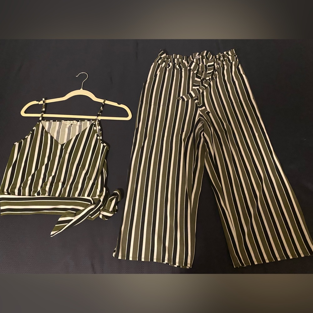 EXPRESS CROP TOP AND PANTS SET